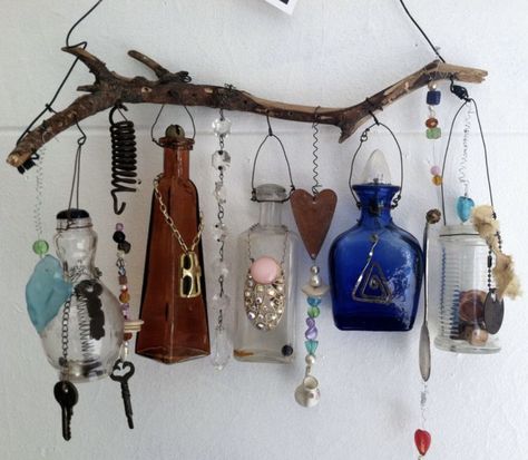 Windchime Ideas, Witchy Spells, Carillons Diy, Reclaimed Art, Hippie Crafts, Wind Chimes Homemade, Wind Chimes Craft, Driftwood Art Diy, Apartment Goals