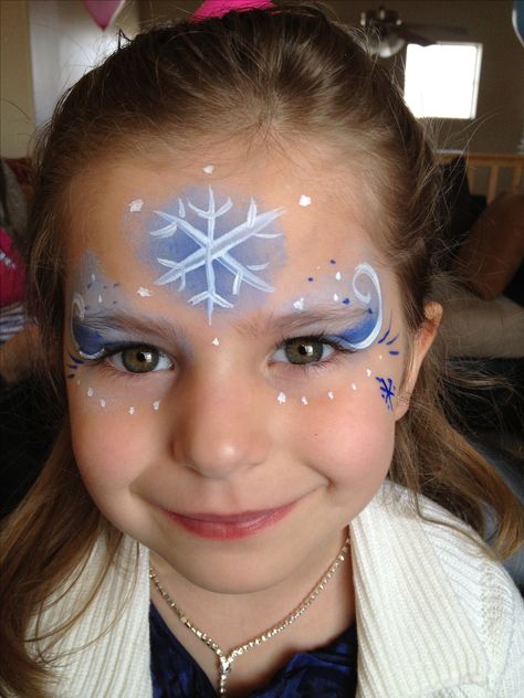 Kinderschminken Eisprinzessin Kid Makeup, Frozen Face Paint, Princess Face Painting, Christmas Face Painting, Frozen Face, Girl Face Painting, Princess Face, Face Painting Easy, Winter Face