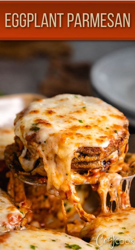 This Eggplant Parmesan is one of my favorite summer recipes! It's amazingly crispy, and extra cheesy. Your dinner guests will love this meatleass meal... Best Eggplant Parmesan, Best Eggplant Parmesan Recipe, Eggplant Parmesan Recipe, Eggplant Recipes Easy, Cozy Cook, Eggplant Recipes Parmesan, Meatless Recipes, Eggplant Dishes, Parmesan Recipes