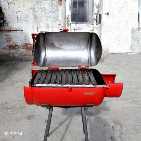 Paradox: Outdoor Bbq From An Old Gas Cylinder Garden Ideas Recycling Metal Gas Bottle Bbq, Coal Bbq, Gas Bottle Wood Burner, Barrel Bbq, Bbq Grill Smoker, Best Charcoal Grill, Best Charcoal, Diy Bbq, Gas Cylinder