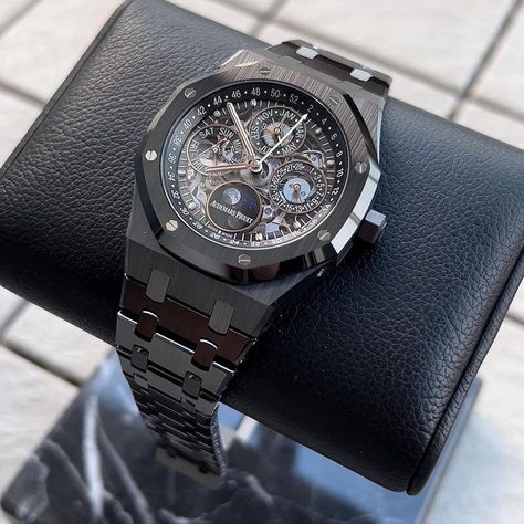 Audemars Piguet Tourbillon, Audemars Piguet Royal Oak Perpetual Calendar, Royal Oak Perpetual Calendar, Audemars Piguet Men, All Star Lugged, Dapper Mens Fashion, Stylish Watches Men, Rapper Jewelry, Tourbillon Watch