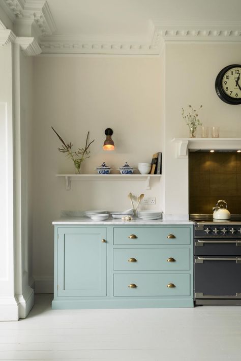 The South Wing Kitchen | deVOL Kitchens Blue Cupboards, Wall Cupboards, Devol Kitchens, Country Kitchen Designs, Casa Country, English Kitchens, Classic Kitchen, Blue Cabinets, Hello Lovely