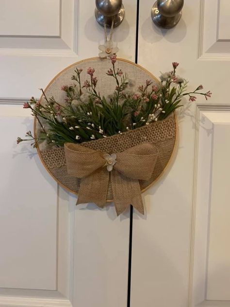 Dekoratívne Vence, Embroidery Hoop Crafts, Craft Room Decor, Burlap Crafts, Amazing Decor, Diy Crafts Room Decor, Deco Floral, Rustic Garden Decor, Diy Crafts For Home Decor