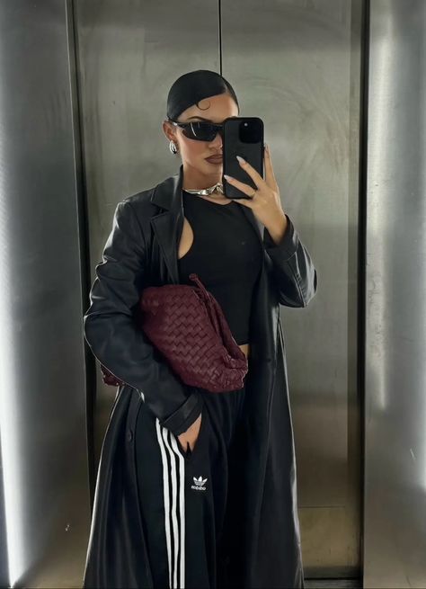 Bottega Pouch Outfit, Pouch Outfit, Bottega Pouch, Autumn Fits, Streetwear Fashion Women, Dressy Outfits, Fall Fashion Outfits, Fashion Killa, Black Outfit