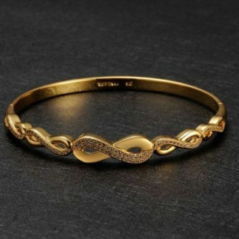 Single Bracelet Gold Women, Single Gold Bangles For Women, Single Bangle Designs Gold Latest, Single Kada Designs Gold For Women, Single Gold Bangle Designs, Ladies Kada Gold, Single Bangle Designs Gold, Kada Design For Women, Single Gold Bangle