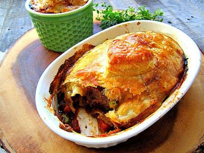 Beef Stew Pot Pie, Beef Stew Pie, Leftover Beef Stew, Puff Pastry Recipes Dinner, Stewing Steak, Leftover Pot Roast, Dinner Pies, Leftover Roast Beef, Beef Pot Pies