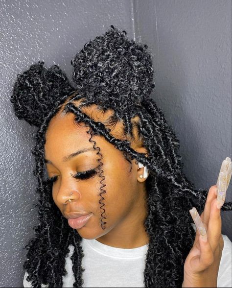 Butterfly Locks With Curls, Butterfly Locks Hairstyle Ideas, Butterfly Locs Braids, Loks Hair, Corn Roll Hair Styles, Butterfly Locks, Butterfly Twist, Latest Hair Braids, Short Box Braids Hairstyles