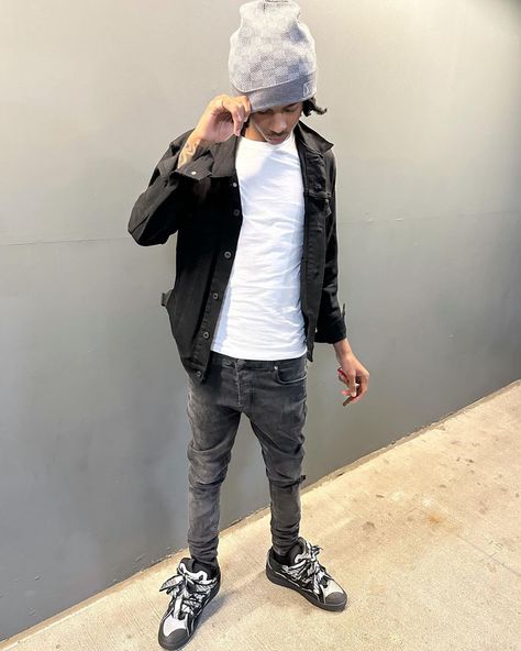 Polo Sweatsuit Men, Sweatsuit Men, Yeezy 500 Outfit, Fit Poses, Polo Sweatsuit, Baby Polo, Sneakers Outfit Men, Fashion Collection Inspiration, Yeezy 500