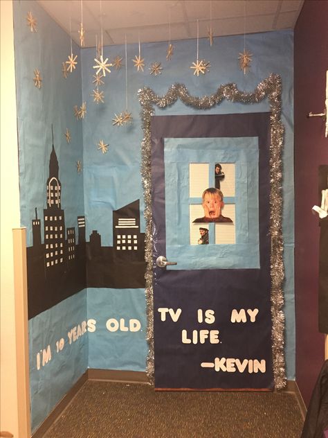 Aden's 3rd grade door decoration I made. Christmas movie theme and the class chose Home Alone Door Decorating Ideas, Christmas Hallway, Holiday Door Decorations, Home Alone Movie, Christmas Door Decorating Contest, Christmas Classroom Door, Home Alone Christmas, School Door Decorations, Door Decorating Contest