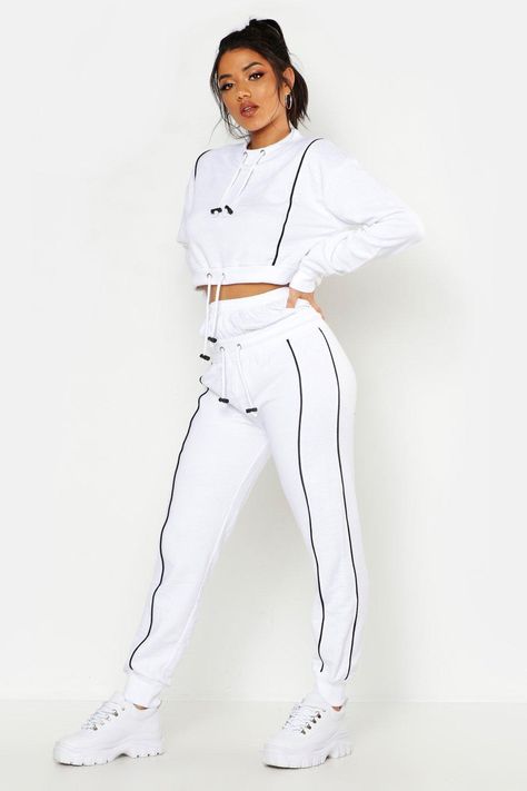 Tracksuit Women Fashion, Tracksuit Design, Summer Workout Outfits, Champion Clothing, Sports Wear Fashion, Gym Crush, Cute Workout Outfits, Summer Workout, Gym Outfits