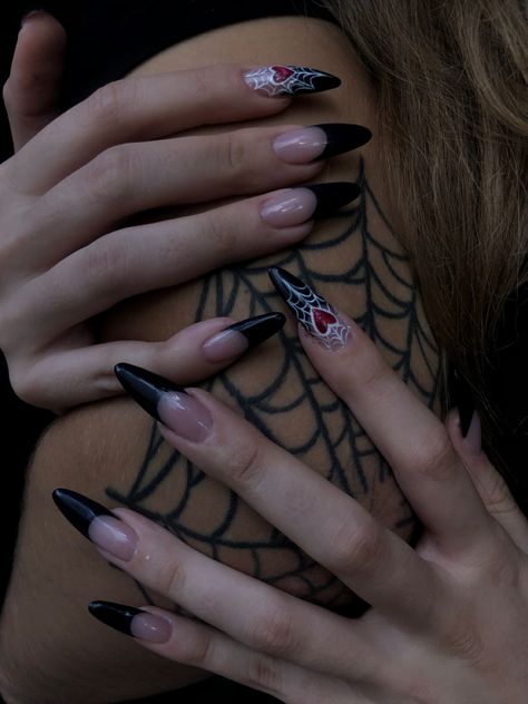 Goth Oval Nails, Gothic French Nails, Emo French Tip Nails, Alt Nail Inspo Almond, Emo Summer Nails, Almond Nails Designs Dark, Fall Goth Nails, Ptv Nails, Soft Goth Nails