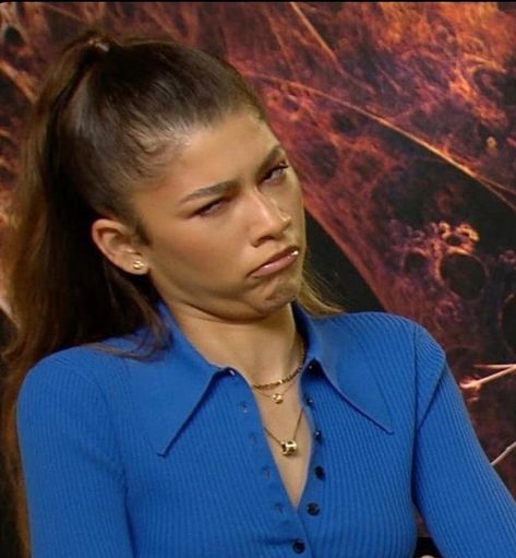 Zendaya Mood Face, Zendaya Funny Faces, Zendaya Meme Funny, Zendaya Reaction Pics, Celebrity Memes Humor, Zendaya Funny Pics, Zendaya Laughing, Zendaya Stickers, Dream Personality