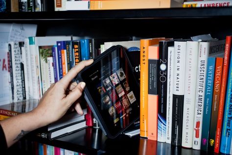 [Unit 9: Perception and Attention on the Internet] Rachel Edidin's (2014) article, "People Who Use E-Readers Dive Far Deeper Into Books" Quick Reads, Don Juan, Indie Author, Print Book, Will Turner, Digital Publishing, Self Publishing, Books To Buy, Latin America