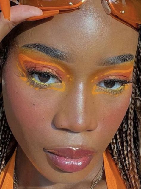 Orange Makeup Brown Eyes, Orange Blossom Makeup Look, Orange Blossom Makeup, Yellow And Orange Makeup, Sun Inspired Makeup, Orange Makeup Aesthetic, Yellow Graphic Liner, Orange Graphic Liner, Orange Makeup Looks