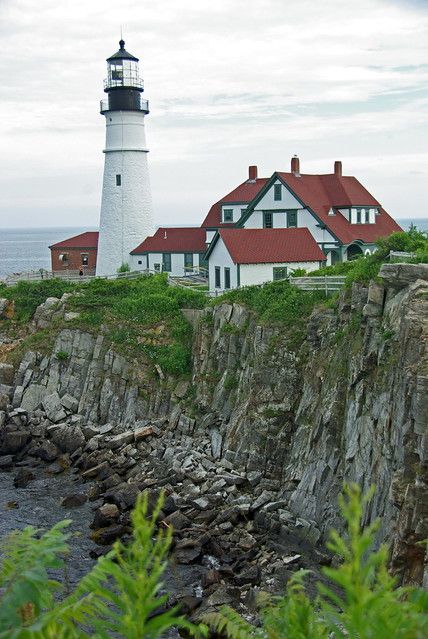 Portland Head Lighthouse, Cape Elizabeth Maine, Portland Head Light, Maine Lighthouses, Magic Places, Cape Elizabeth, Westminster Bridge, Lighthouse Pictures, Beautiful Lighthouse