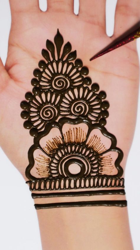 Rakhi Mehndi, Style Mehndi Design, Mehndi Design Simple, Palm Mehndi Design, Arabic Mehndi Design, Simple Mehendi Designs, Henna Art Designs, Simple Henna Tattoo, Mehndi Designs For Kids