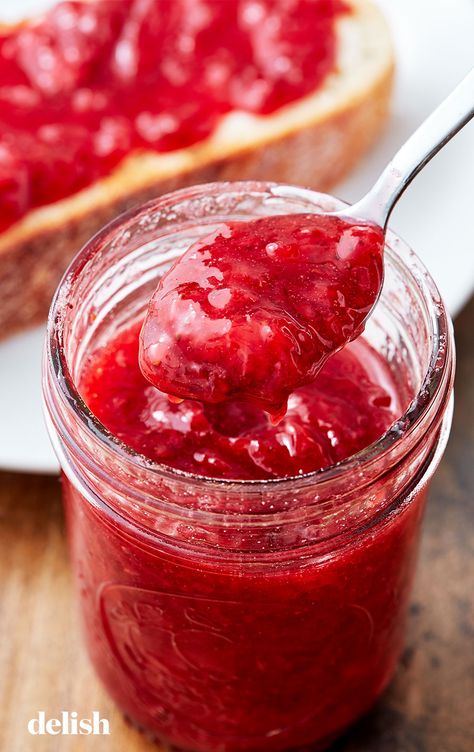 Once you make homemade Strawberry Jam, you'll never go back to store-bought. Get the recipe at Delish.com. #recipe #easy #easyrecipes #delish #preserves #strawberry #berries #fruit #strawberries #jam #breakfast #homemade Report Covers, Project Report, Strawberry Jam Recipe, Homemade Strawberry Jam, Dessert Aux Fruits, Jam And Jelly, Manufacturing Plant, Vegetable Drinks, Homemade Jam