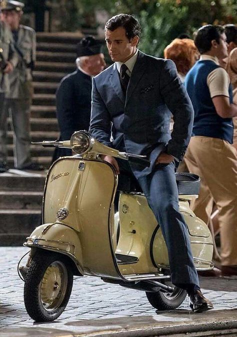 HC filming 'The Man From U.N.C.L.E.! You look good on a scooter!! Scooters Vespa, Vespa S, Classic Vespa, Vespa Px, Vespa Gts, Vespa Girl, The Tudors, Motorcycles And Scooter, Lambretta Scooter