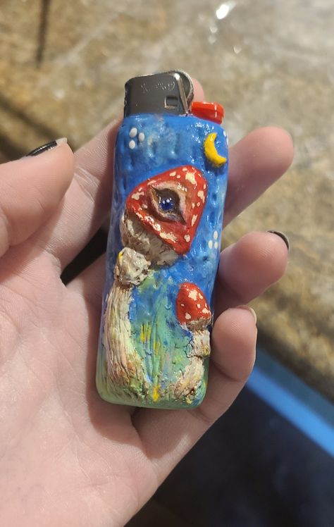 Clay Lighter Covers, Lighter Cover Clay, Air Dry Clay Lighter Case, Painted Lighter Aesthetic, Clay Lighter Case, Clay Lighter, Lighter Art, Sculpture Art Clay, Lighter Case