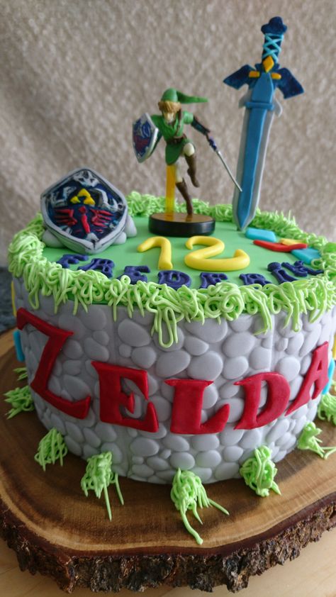 Legend of Zelda cake Birthday Cake 21, Zelda Baby, Zelda Cake, Zelda Party, Zelda Birthday, My Birthday Cake, Buttercream Fondant, Video Games Birthday Party, 30 Birthday Cake