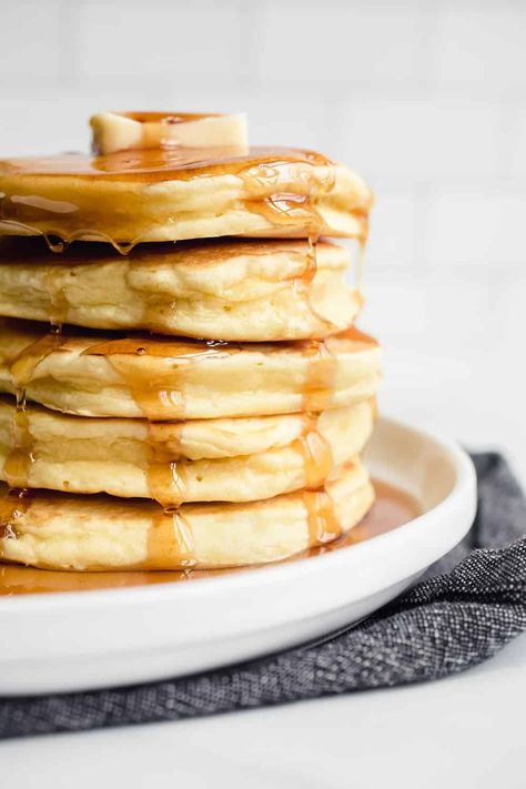 Stack of fluffy Bisquick pancakes on a white plate, topped with butter and syrup Bisquick Pancake Recipe, Ultimate Pancake Recipe, Bisquick Pancakes, Homemade Pancakes Fluffy, Homemade Bisquick, Homemade Cherry Pies, Fluffy Pancake Recipe, Best Pancake Recipe, Hot Fudge Sauce