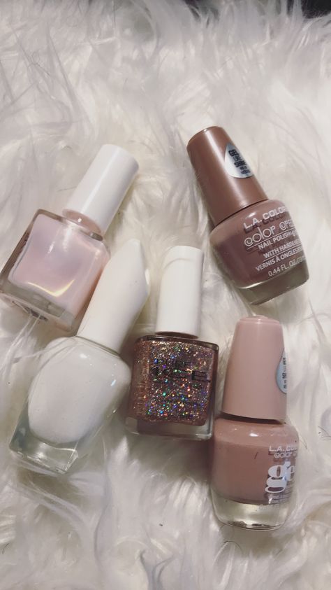 A whole vibe Snapchat Makeup, Nail Paint Shades, Brown Nails Design, Aesthetic Letters, Bead Embroidery Patterns, Nail Polish Collection, Diy Skin, Nail Paint, Nail Polishes