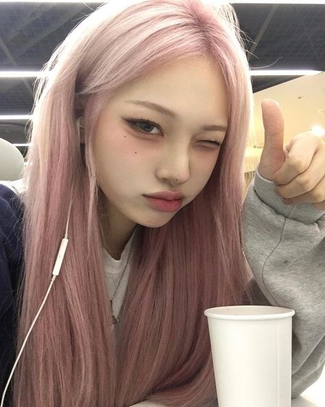 Kpop Hair Color, How To Have Style, Light Pink Hair, Extension Hair, Cute Hair Colors, Rainbow Hair Color, Kpop Hair, Pretty Hair Color, Hair Stylies