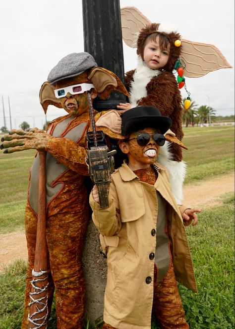 Gizmo Halloween Costume, Gremlins Family Costume, Gizmo Costume Diy, Gremlin Costume Diy, Gremlins Party, Gremlin Costume, Gizmo Costume, Greta Gremlin, Kangaroo Art