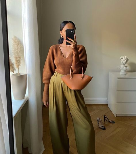 8 Expensive-Looking Colour Combinations You Have to Try | Who What Wear UK Networking Event Outfit, Event Outfit Ideas, Fall Outfits 2023, Business Attire Women, Corporate Attire, Earthy Outfits, Stylish Work Attire, Business Casual Outfits For Work, Corporate Outfits