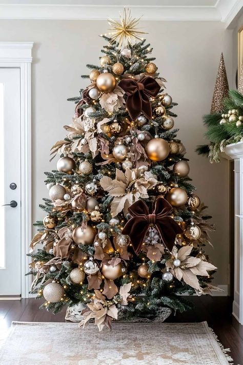 60 Beautiful Brown Christmas Tree Decorations for a Warm, Elegant Holiday Christmas Tree Champagne Color, 2025 Brown, Christmas Tree Champagne, Brown Christmas Tree Decorations, Holiday Office Decor, Champagne Christmas Tree, Golden Christmas Tree, Brown Christmas Tree, Winter Gathering