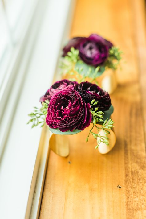 Burgundy Wrist Corsage Wedding, Cuff Corsage Prom, Cuff Corsage Wedding, Ranunculus Wrist Corsage, Burgundy Wrist Corsage, Winter Wedding Burgundy, Wedding Coursage, Cuff Corsage, Wearable Florals