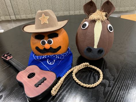 Cowboy and Horse Halloween pumpkins Cowboy Pumpkin Decorating, Farm Pumpkin Carving Ideas, Cowboy Pumpkin, Pumpkin Carving Horse, Western Pumpkin, Horse Pumpkin Decorating, Horse Pumpkin, Horse Jack O Lantern Ideas, Western Pumpkin Painting Ideas