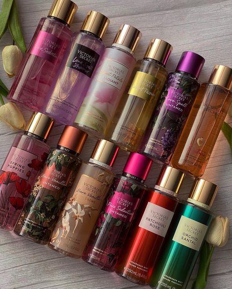 Victoria Secret Perfume Body Spray, Profumo Victoria Secret, Her Perfume, Victoria Secret Body Spray, Fragrance Lab, Victoria Secret Fragrances, Perfume Body Spray, Body Splash, Bath And Body Works Perfume