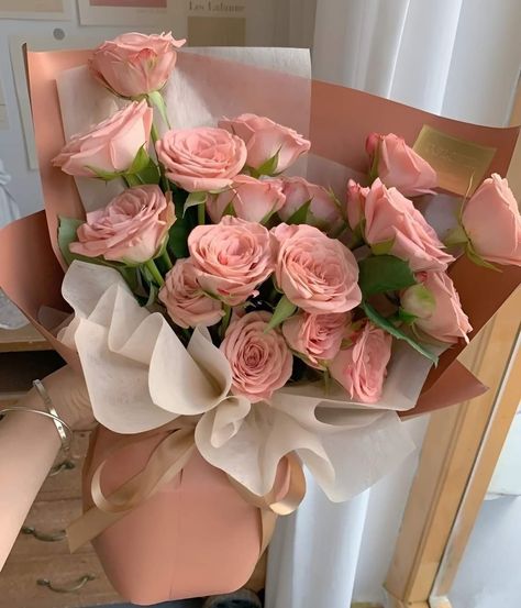 Aesthetic pic Good Night Flowers, Boquette Flowers, Flower Gift Ideas, Flowers Bouquet Gift, Nothing But Flowers, How To Wrap Flowers, Bouquet Arrangements, Flower Packaging, Flower Therapy