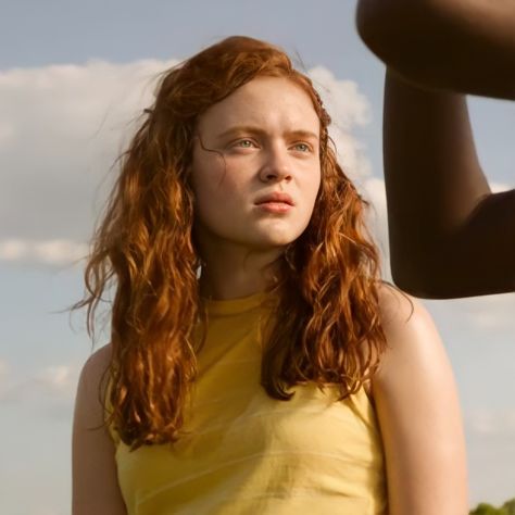 Sadie Sink in Stranger Things as Max Mayfield Sadie Sink Pfp, Millie Bobby Brown Pfp, Max Mayfield Season 4, Maxine Mayfield, Diana Cooper, Duffer Brothers, Max Mayfield, Celeb Crush, Stranger Things Characters