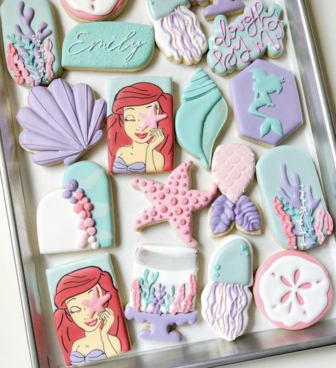 Ariel Birthday Cookies, Ariel Cookies Decorated, Little Mermaid Cookies Decorated, Mermaid Cookies Decorated, Disney Cookies Decorated, Ariel Cookies, Mermaid Birthday Cookies, Princess Ariel Birthday Party, Little Mermaid Cookies