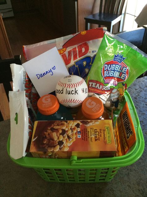 baseball tryouts good luck basket <3 Baseball Presents For Boyfriend, Baseball Good Luck Gifts, Good Luck Basket For Boyfriend, Baseball Basket Ideas For Boyfriend, Good Luck Basket, Boyfriend Gifts Diy, Baseball Gift Basket, Baseball Boyfriend Gifts, Boyfriend Baseball