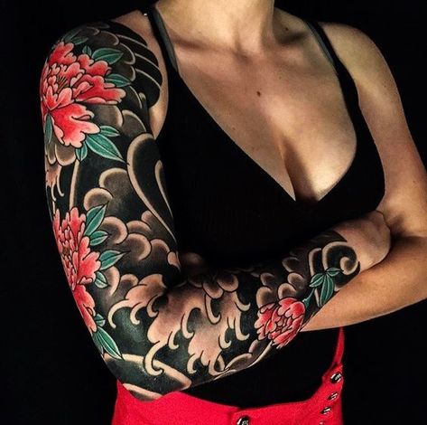 Japanese Tattoo Women, Bodysuit Tattoos, Tattoos Pinterest, Borneo Tattoo, Yakuza Tattoo, Tattoo Henna, Tattoos Geometric, Irezumi Tattoos, Traditional Japanese Tattoos