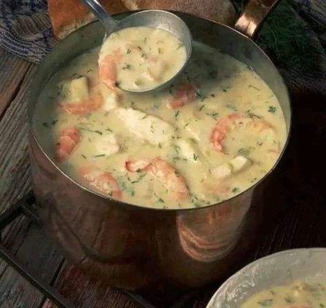 Chef Paula Deen Fans | Crab and Shrimp Seafood Bisque 😋😋 - OMG DON'T LOSE THIS😋 | Facebook Crab And Shrimp Bisque, Shrimp And Crab Bisque, Crab And Shrimp Seafood Bisque, Seafood Bisque Recipe, Crab Soup Recipes, Shrimp Bisque, Crab And Shrimp, Seafood Bisque, Crab Stuffed Shrimp