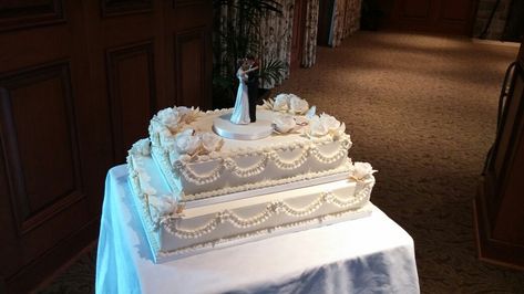 Rectangular Wedding Cake, Rectangle Wedding Cake, Sheet Cake Decorating Ideas Birthday, Sheet Cake Decorating Ideas, Sheet Cake Decorating, Wedding Sheet Cakes, Half Sheet Cake, Wedding Cake Setting, White Fondant