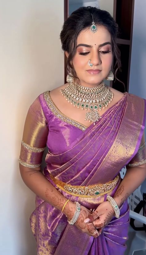 Sreemantham Blouse Designs, Purple Pattu Saree Indian Bridal, Lavender Saree Look, Lavender Silk Saree Blouse Designs, Lavender Saree Jewellery Ideas, Purple Wedding Saree, Purple Blouse With Resham Embroidery For Reception, Purple Saree Jewellery Ideas, Purple Saree Bridal Look