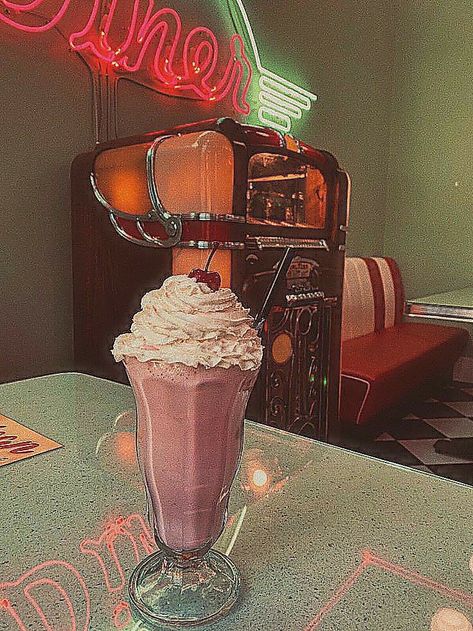 Retro Diner Aesthetic Food, Diner Milkshake Aesthetic, 50s Vibes Aesthetic, Retro Milkshake Aesthetic, Cozy Diner Aesthetic, Vintage Diner Food, 70s Americana Aesthetic, America Core Aesthetic, 1964 Aesthetic