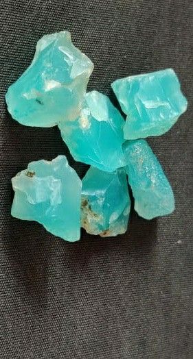 Gem Chrysocolla. Natural, durable, stable, unique, colored by traces of native copper and exceptionally translucent material. 📷 Katira Karan - Abhik Katira #gemsilica #chrysocolla #халцедон #ジェムシリカ #クリソコラ #хризоколла #台灣藍寶 #台湾蓝宝 #abhikgemsilica #arvindkatira Translucent Material, Gem Silica, Beautiful Rocks, Minerals And Gemstones, Stone Crystal, Rock Hounding, Crystal Gems, Rocks And Crystals, Natural Stones