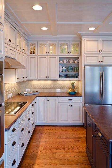 Decorating A Ceiling with coffered wood Kitchen Cabinets To Ceiling, Cabinets To Ceiling, Kabinet Dapur, House Of Turquoise, Popular Kitchens, Ceiling Ideas, Kitchen Ceiling, Decorative Kitchen, Upper Cabinets