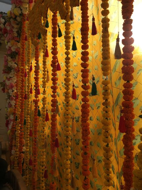 Haldi rasam
Indian wedding
Flowers
Yellow Haldi Aesthetic, Haldi Rasam, Haldi Function, Bedroom Redesign, Desi Love, Cute Laptop Stickers, Nothing But Flowers, Haldi Ceremony, Indian Aesthetic