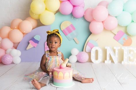 Cake Smash Inspiration, Cake Ice Cream, Smash Cake Girl, Unicorn Themed Birthday Party, 1st Birthday Photoshoot, Baby Birthday Themes, First Birthday Pictures, 1st Birthday Cake Smash, Ice Cream Theme