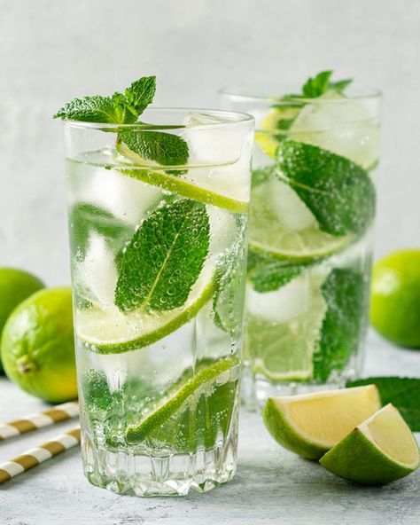 Mojito recipe | delicious. magazine Low Cal Cocktail, Mojito Recipe Classic, Mojito Recept, Cucumber Detox Water, Virgin Mojito, Refreshing Summer Cocktails, Mojito Recipe, Rum Cocktails, Summer Cocktail Recipes