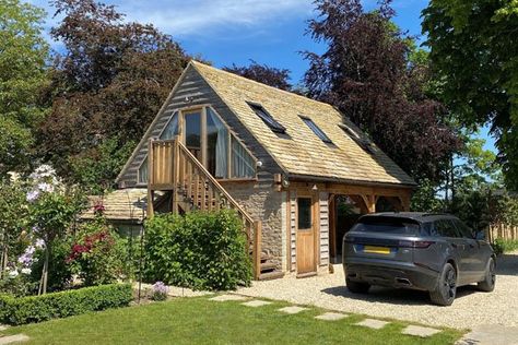 Garage With Room Above, Timber Frame Garage, Beautiful Garage, Garage Extension, Timber Garage, Oak Frame House, Oak Framed Buildings, Garage Guest House, Garage Loft