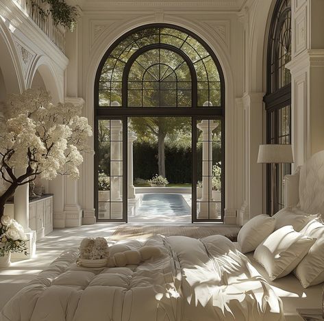 Modern Elegant Room, French Estate Interior, Cozy Mansion Exterior, Classical House Interiors, European Master Bedrooms Decor, Old Money Bedroom Aesthetic, Bedroom Old Money, Bedroom With High Ceilings, Natural Light Home