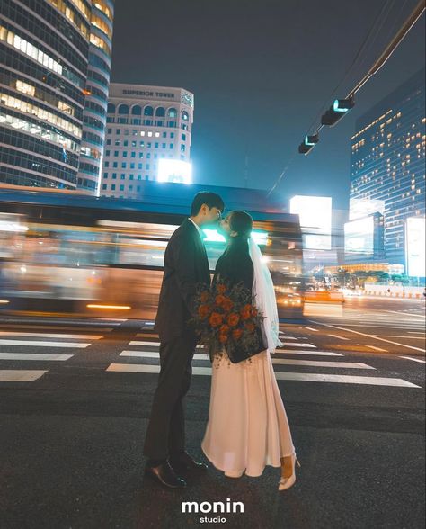 90s Hong Kong Aesthetic Wedding, Hongkong Couple Photography, Hong Kong Prewedding, 80s Hongkong Pre Wedding, 80s Hong Kong Pre Wedding, Hong Kong Wedding Photography, 1980s Hong Kong Wedding Photography, Hong Kong 1980s Wedding Photography, Korean Couple Photoshoot